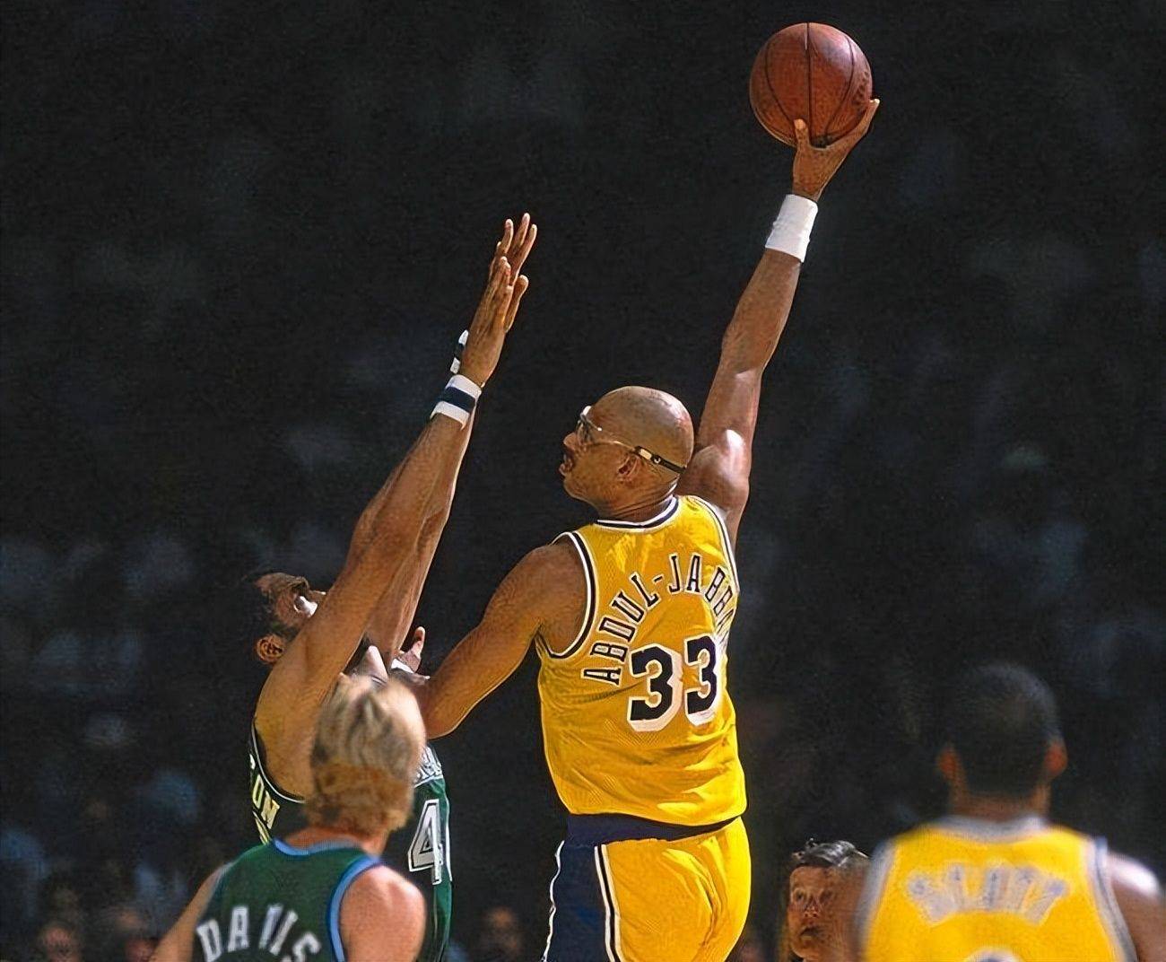 以中距离与 以中距离与